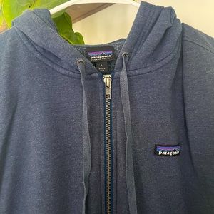 Patagonia zip-up hoodie - men’s large - navy blue